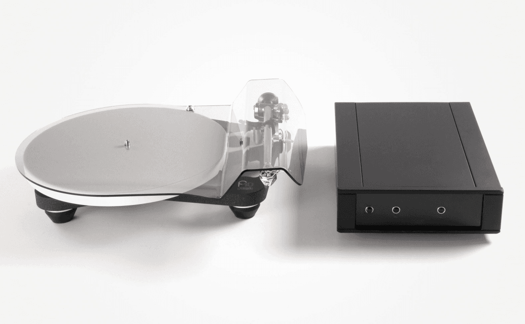 REGA PLANAR 10 met ALPHELION 2 MC platenspeler