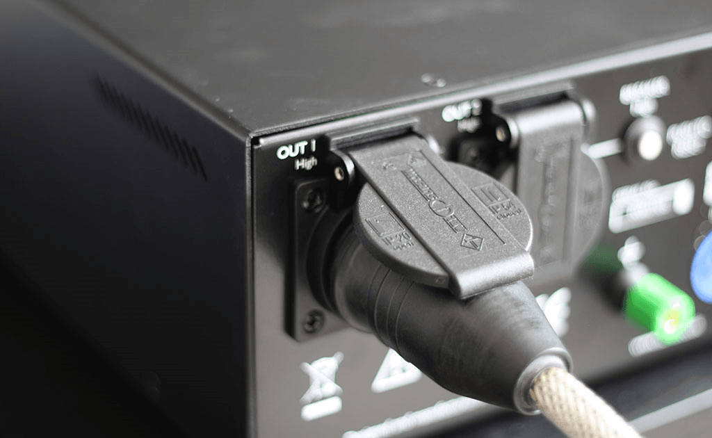 ISOL-8 SUBSTATION INTEGRA ZWART