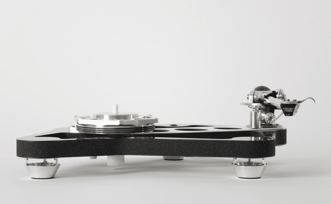 REGA NAIA Aphelion 2 MC platenspeler