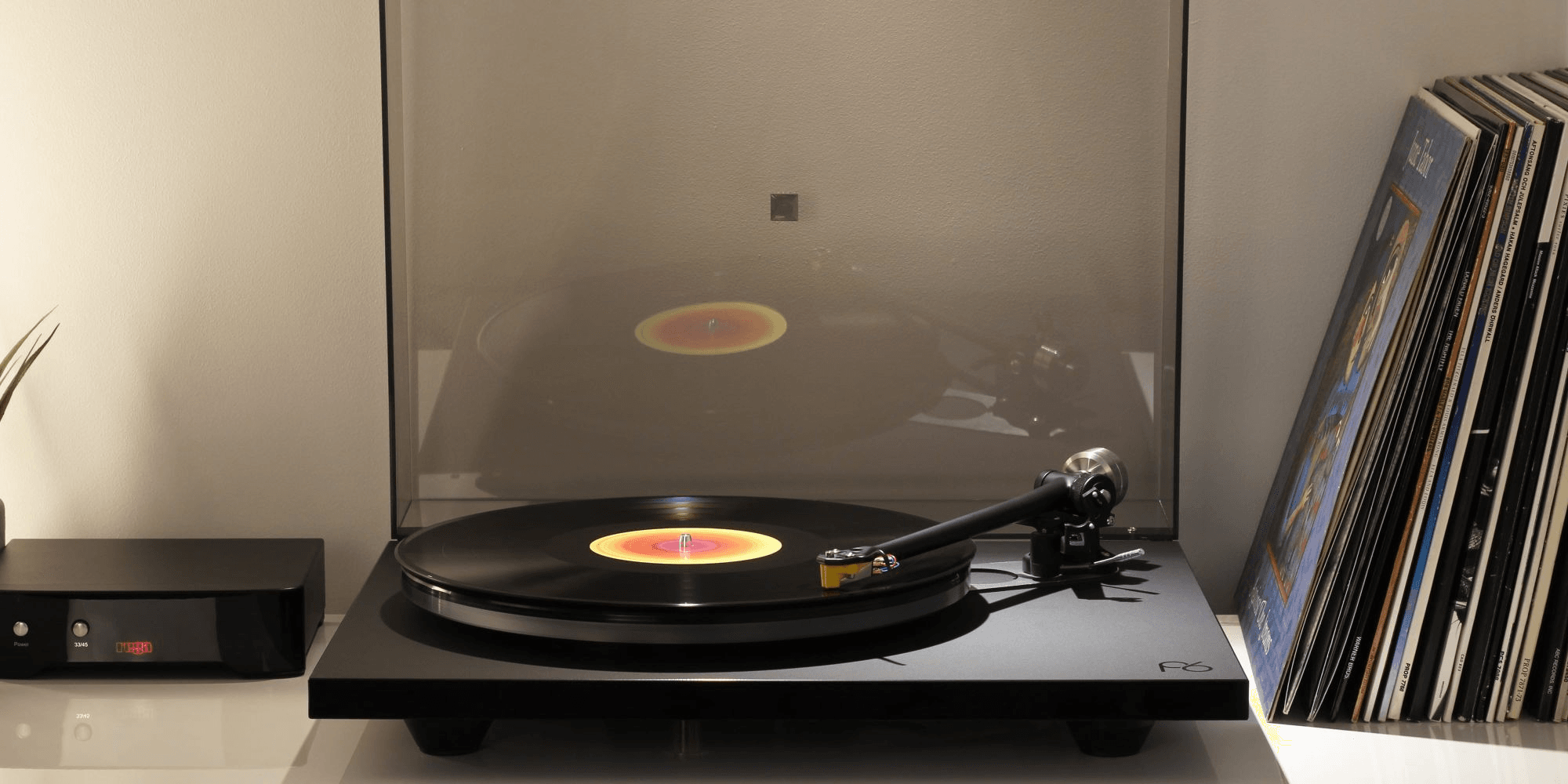REGA Planar 6 ND7 polaris/zwart platenspeler